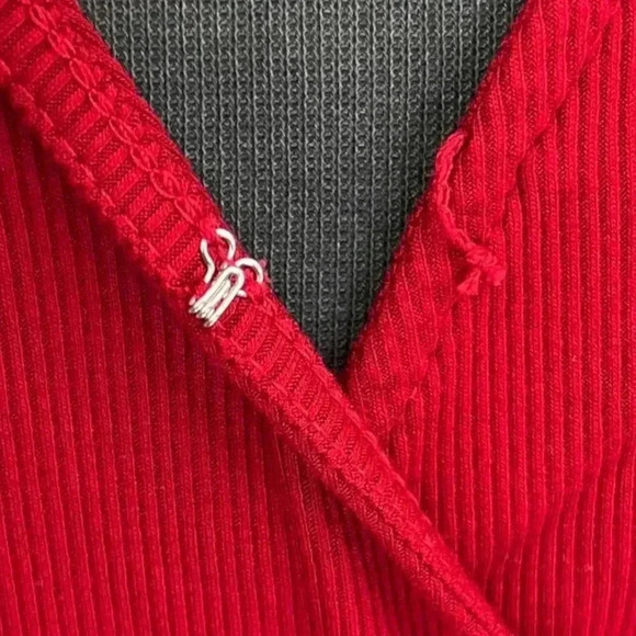 MAURICES ladies v-neck ribbed long sheer sleeve‎ large wrap blouse red - Picture 6 of 12